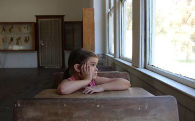 J’ai repéré des difficultés importantes chez un enfant de l’école, que dois-je dire aux parents ?