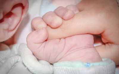 « Ne pas séparer les bébés prématurés de leurs parents, même pendant le Covid-19 »